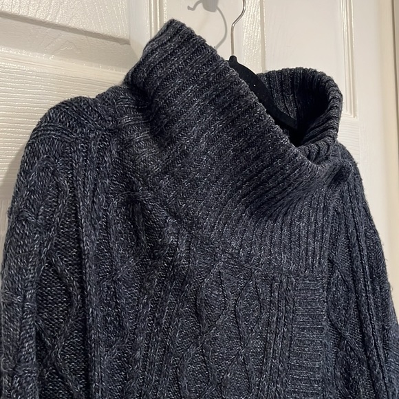 Knit Shawl - Picture 3 of 8